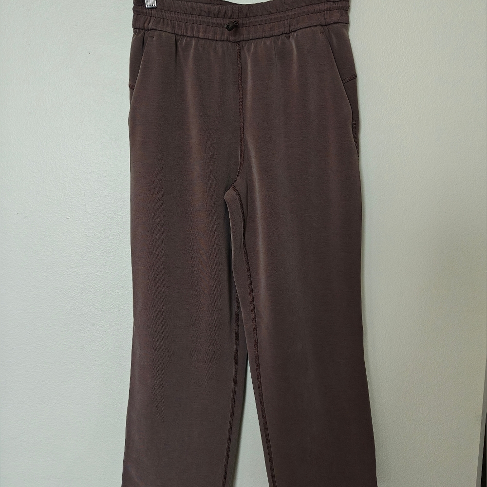 Lululemon Softstreme High-Rise Straight-Leg Cropped Pant - Picture 4 of 10